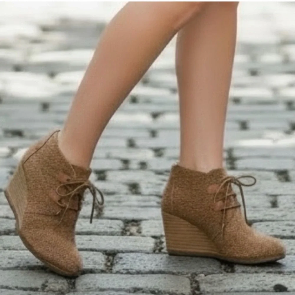TOMS Women’s Kala Suede Leopard Cheetah  Lace-Up Wedge Ankle Boots